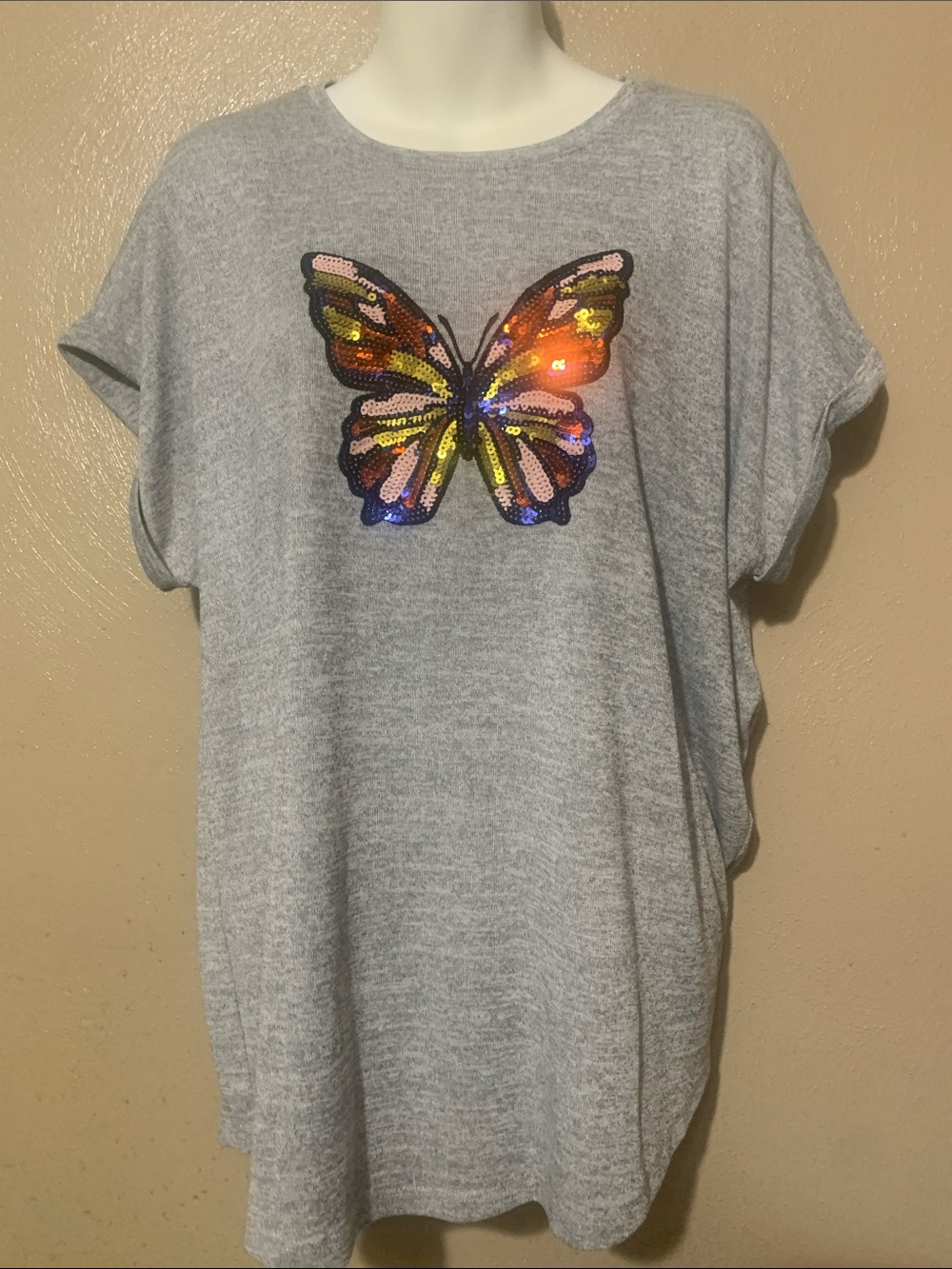 14. Danielle size L Gray Short-Sleeve Tee with Multicolor Sequin Butterfly - Picture 2 of 5